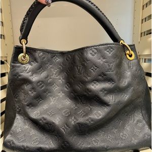 Louis Vuitton Authentic Artsy MM Black Empreinte